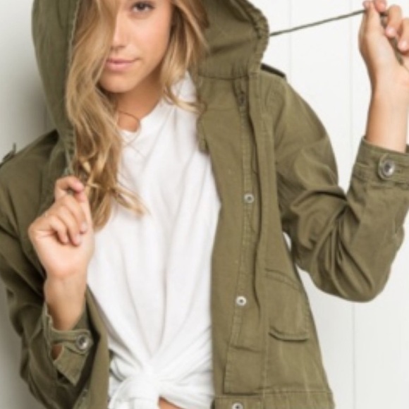 Brandy Melville Army Green Hailey Jacket - Picture 3 of 4